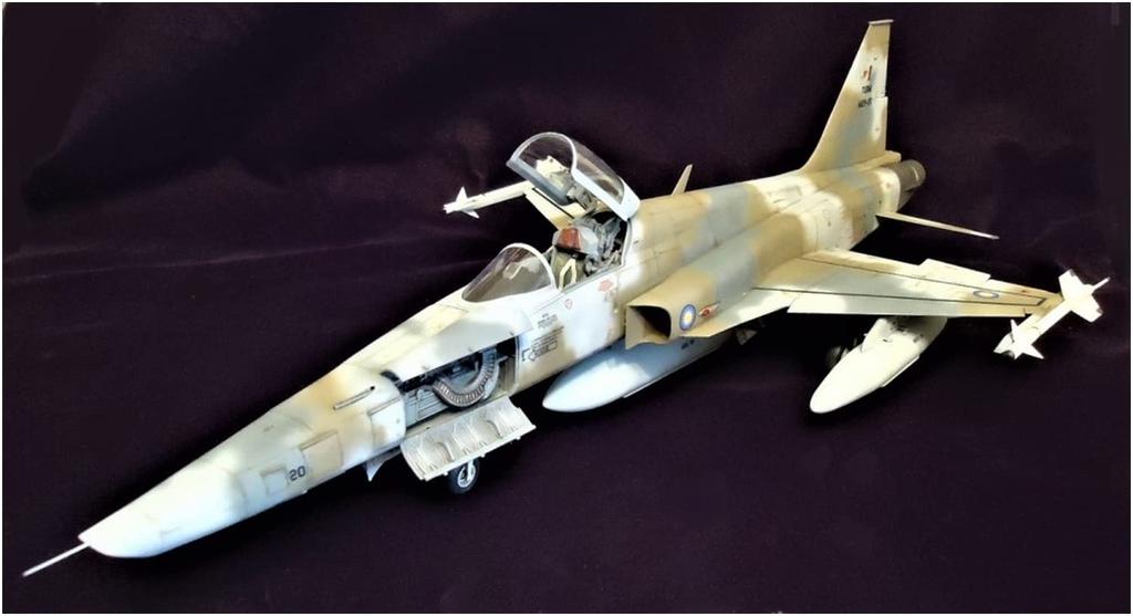 Kitty Hawk Models Самолет-разведчик Tiger Eye Пластиковая модель в наборе KITKH32023 1/32 RF-5E