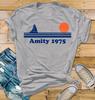 Футболка Amity 1975, Футболка-пародия на фильм, Дизайн Amity 1975 на футболке Bella & Canvas