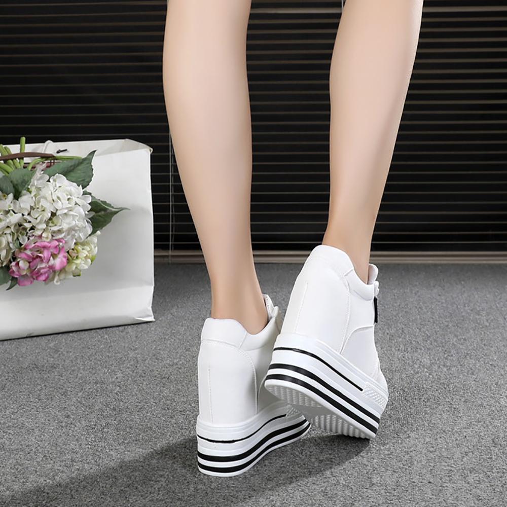 Маленькие белые туфли с эндогенной высотой 12 см, женская повседневная спортивная обувь на толстой подошве с кружевной танкеткой