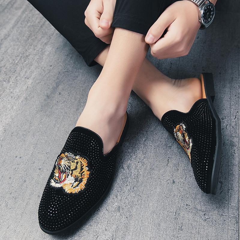 Новый дизайн, модные туфли с вышивкой тигра для мужчин, удобная повседневная кожаная обувь, мужские полуботинки класса люкс Zapatos Hombre