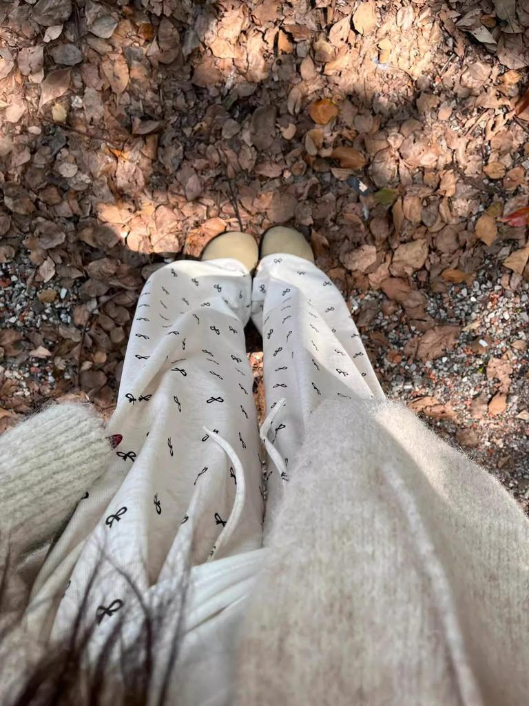 Маленькие корейские брюки с широкими штанинами и принтом-бантиком - Стройнящий драпированный дизайн для весны/осени