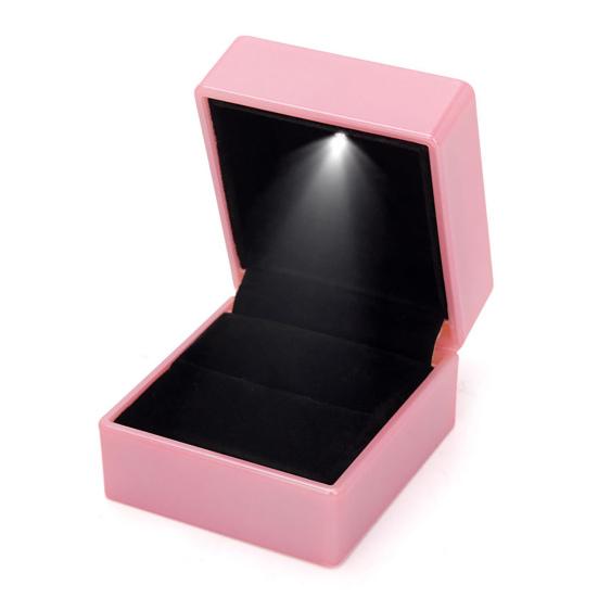 Светящаяся шкатулка для колец со светодиодной подсветкой Компактная портативная мягкая подкладка для помолвочных колец Ювелирные изделия