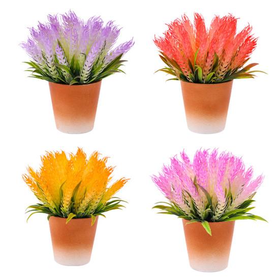 Красивое искусственное растение в горшке сымитировало легковес отсутствие увядания