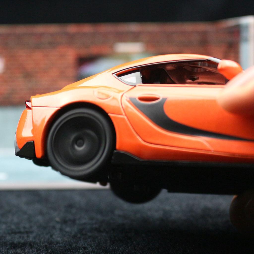 1/32 Toyota Supra GR Fast & Furious Supercar Alloy Car Model Sound and Light Pull Back Children's Toy Collectibles Birthday Gift