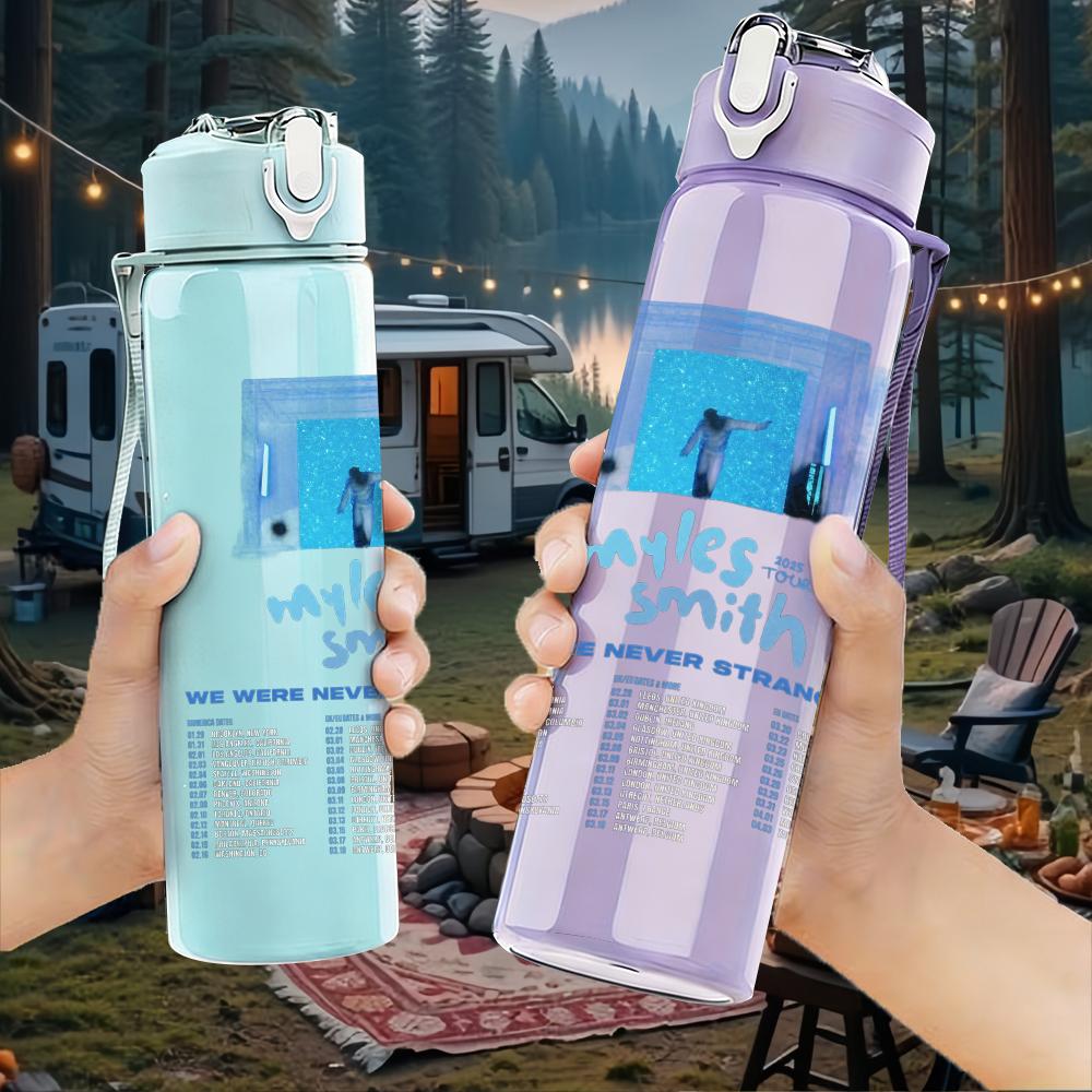 1PC Light blue city building sketch print 750ml colorful plastic sports water bottle leakproof pop up lid with straw for outdoor work home use