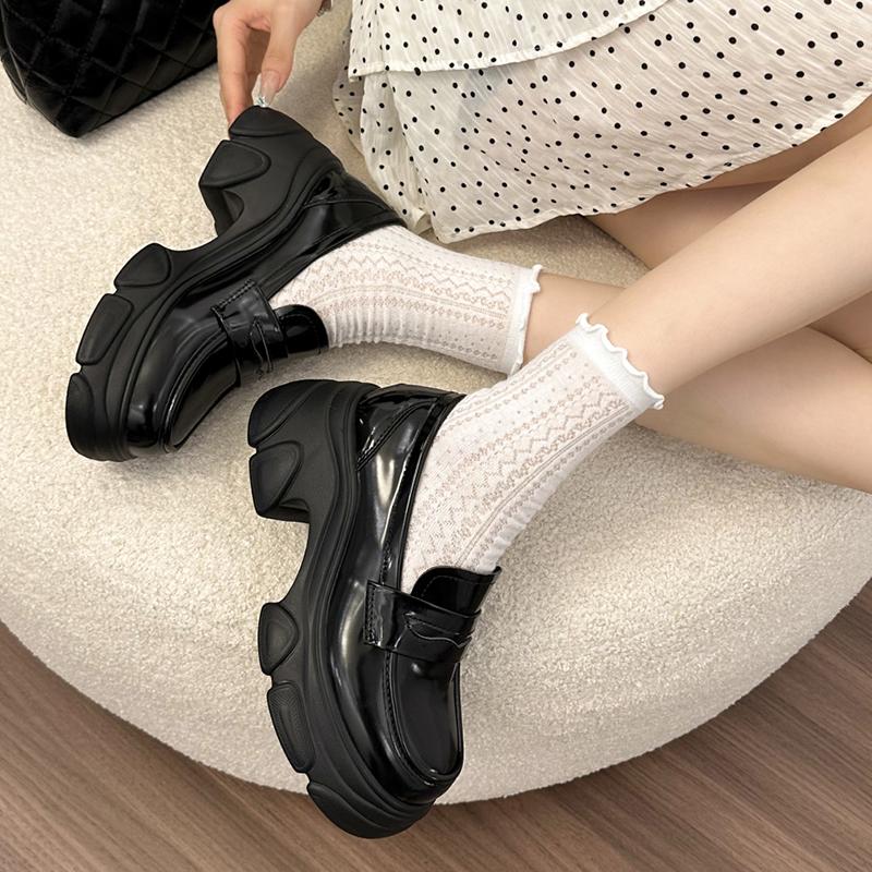 Модные лоферы на массивной платформе для женщин 2025 Осень Преппи стиль Лакированная кожа Туфли для платья Женские Удобные Слипоны На толстом каблуке Туфли-лодочки