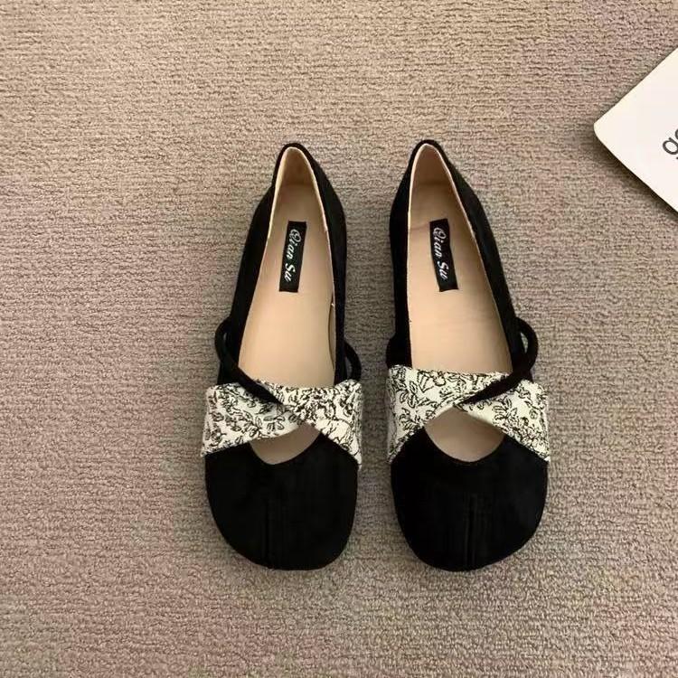 Французский нишевый дизайн ретро балетки на плоской подошве мягкая подошва плоский каблук мелкий вырез ремешок одинарный туфли квадратный носок