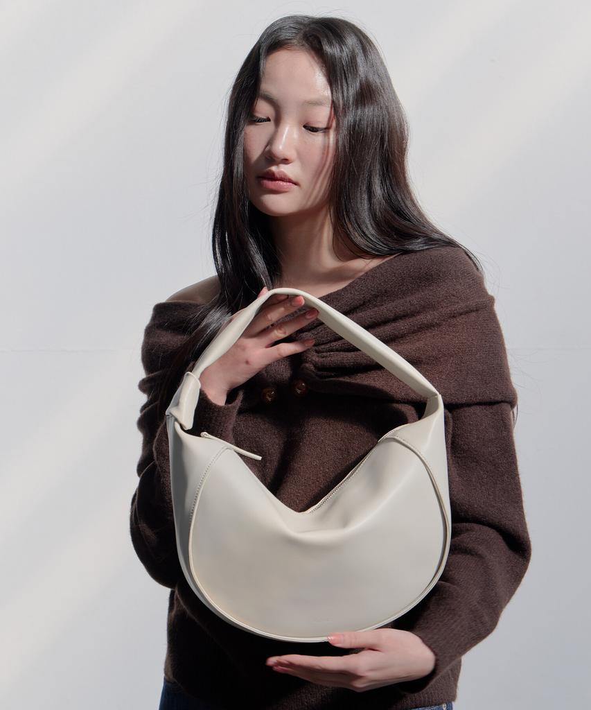Haveawhale Fortune Hobo Bag (Iv)