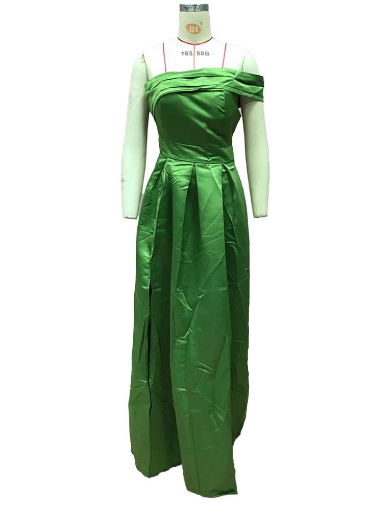 Зеленое атласное вечернее платье на одно плечо с высоким разрезом