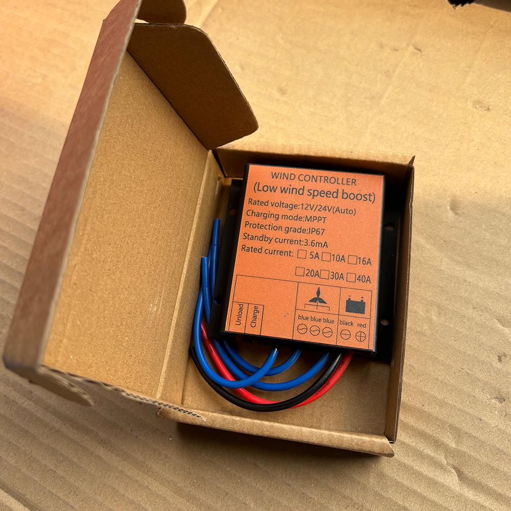 3000W 5000W 8000W MPPT Wind Turbine Controller Wind Power Generating Controller With Overcharging Protection IP67 Waterproof