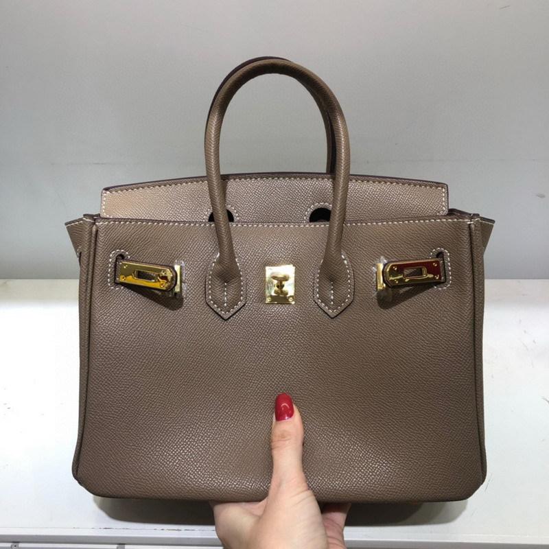 Двухслойная коровья кожа, внутренние швы, сумка-клатч с рисунком на ладони, платиновый цвет (B02-2530BK)