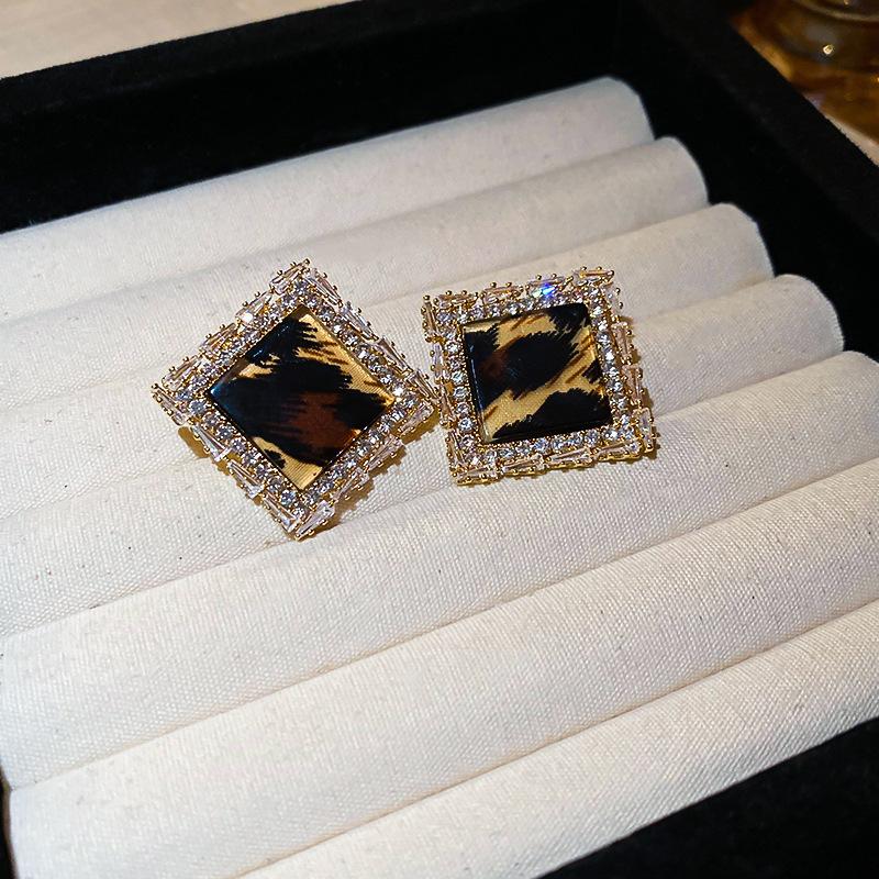 Ретро Гонконгский стиль Серьги-кольца с леопардовым принтом из серебряной иглы Легкая роскошь Высококлассные серьги с темпераментом Нишевые серьги Женские