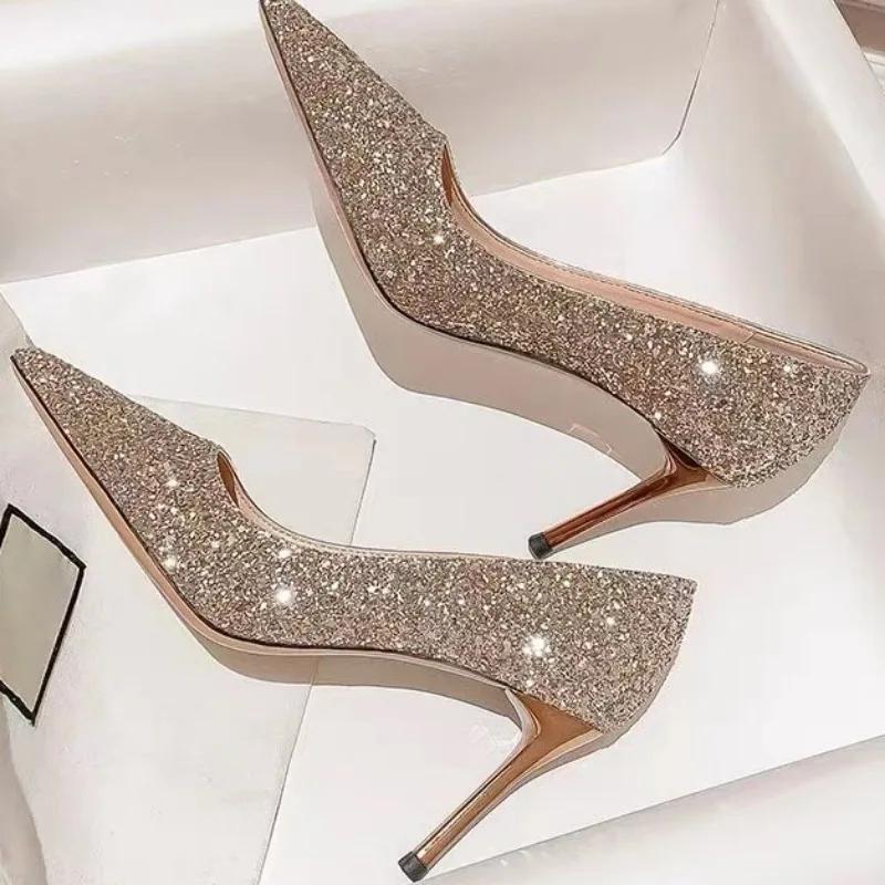 2024 Высококачественная женская обувь на низком каблуке для женщин, модные туфли с блестками для вечеринок, женские сексуальные туфли с острым носком, однотонные каблуки для женщин