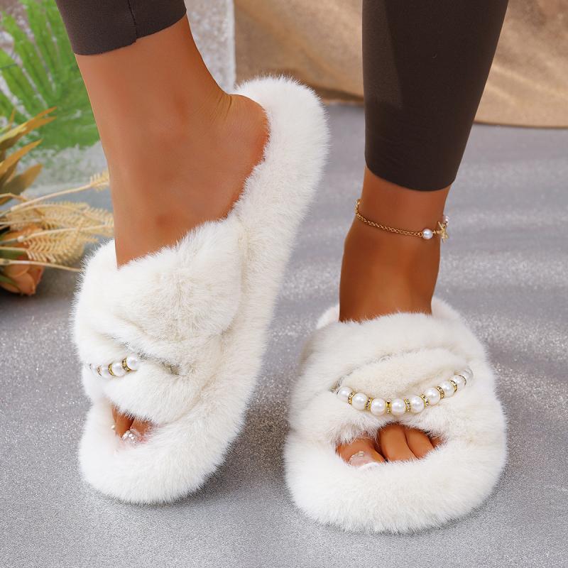 Luxury Pearl Chain Decoration Short Plush Slides Women 2025 Autumn Round Toe Low Heel Slippers Warm Faux Fur Outdoor Slippers