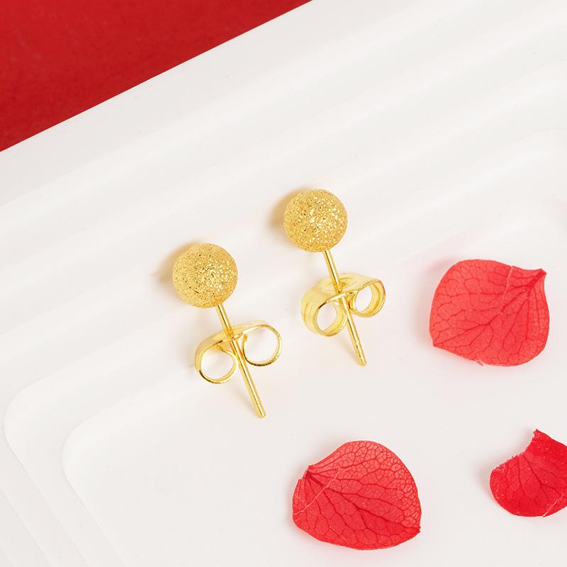 Серьги с золотым песком: Долговечная, высококачественная, фасовидная медная модель с титановой сталью под золото для женщин.