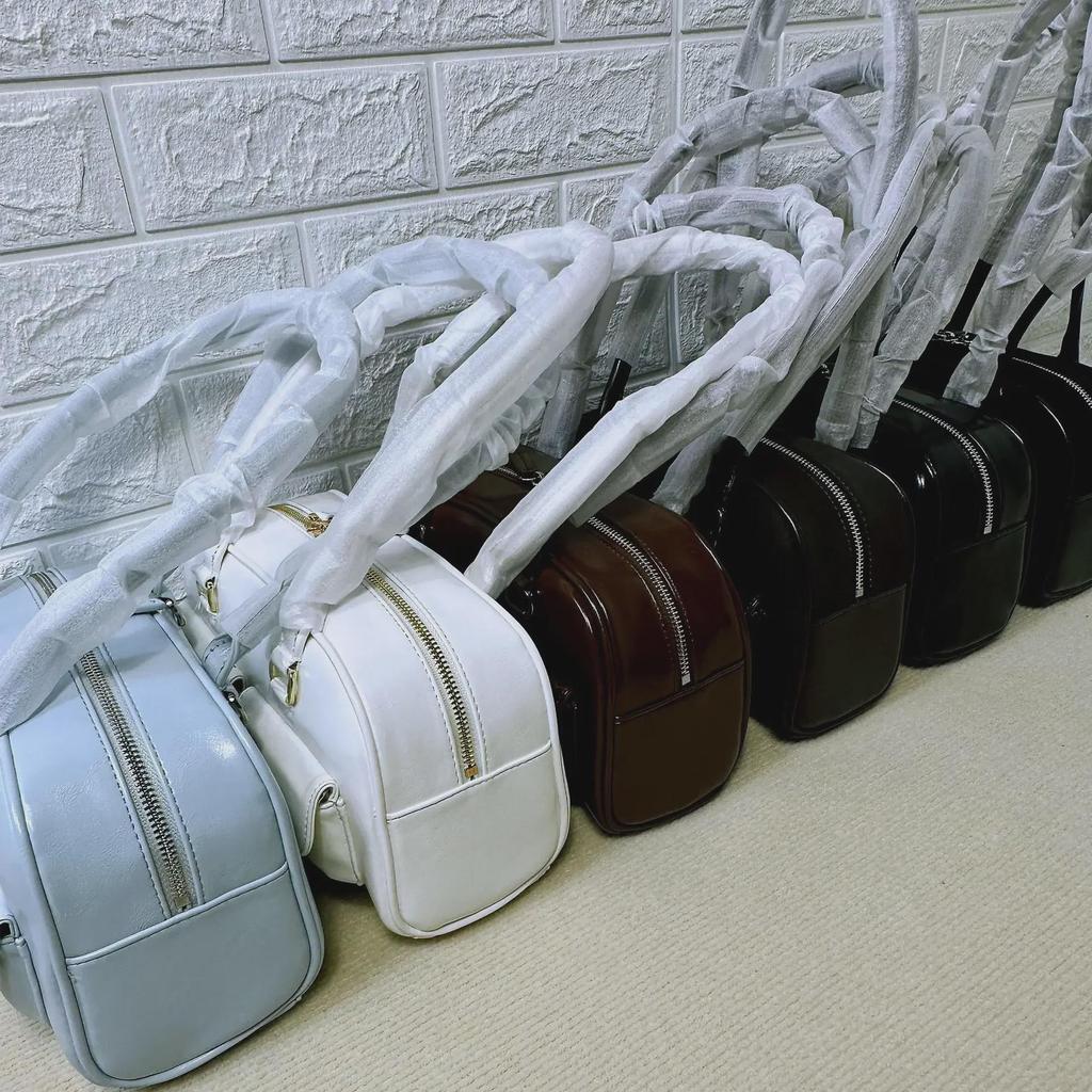 Сумка через плечо Spot Stand Oil - Сумка в стиле боулинга Сюй Юньчжэнь, ХёнА, Цзинь Сюэсюань