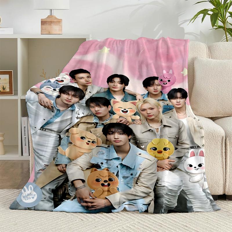 1PC K-pop Stars And Cute Bears Flannel Blanket Gift, Suitable for Both Men And Women, Soft Ideal for Beds And Sofa, Birthday Or Christmas Gift