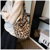 2025 Niche Designer Retro Leopard & Flower Cartoon Plush Messenger Bucket Bag