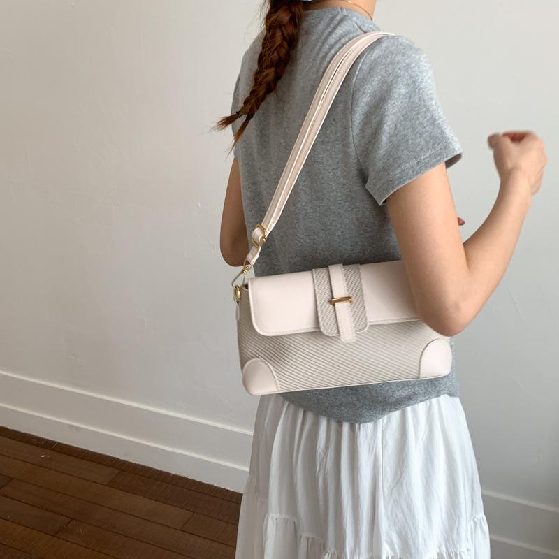 Women S Korean Style Versatile Crossbody Underarm Baguette Small Square Bag