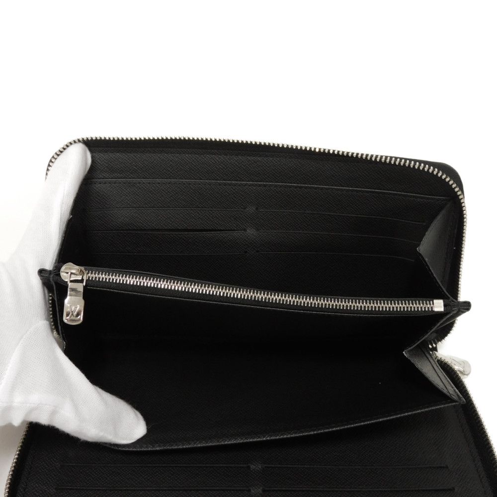 Used Zippy Organizer NM (12564) M30056 7940, New LV Logo, Black, Zip Around, RFID, Current Model Taiga Noir Men's from