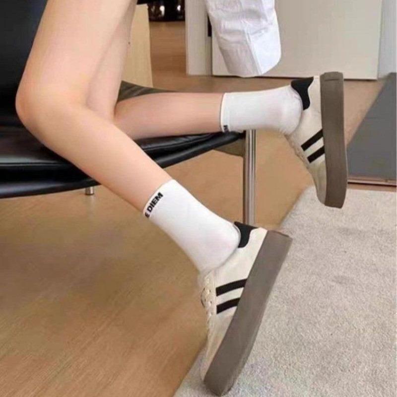 Повседневная обувь на толстой подошве, спортивная обувь 2024, новая коровья кожа, все мягкая подошва внутри, увеличение роста, тренировочная женская обувь