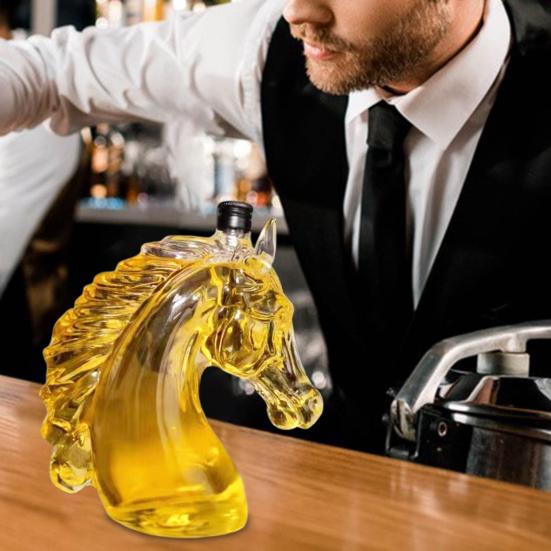 Whiskey Bottle Engraved Horse Head Shape Glass Decanter for Whiskey