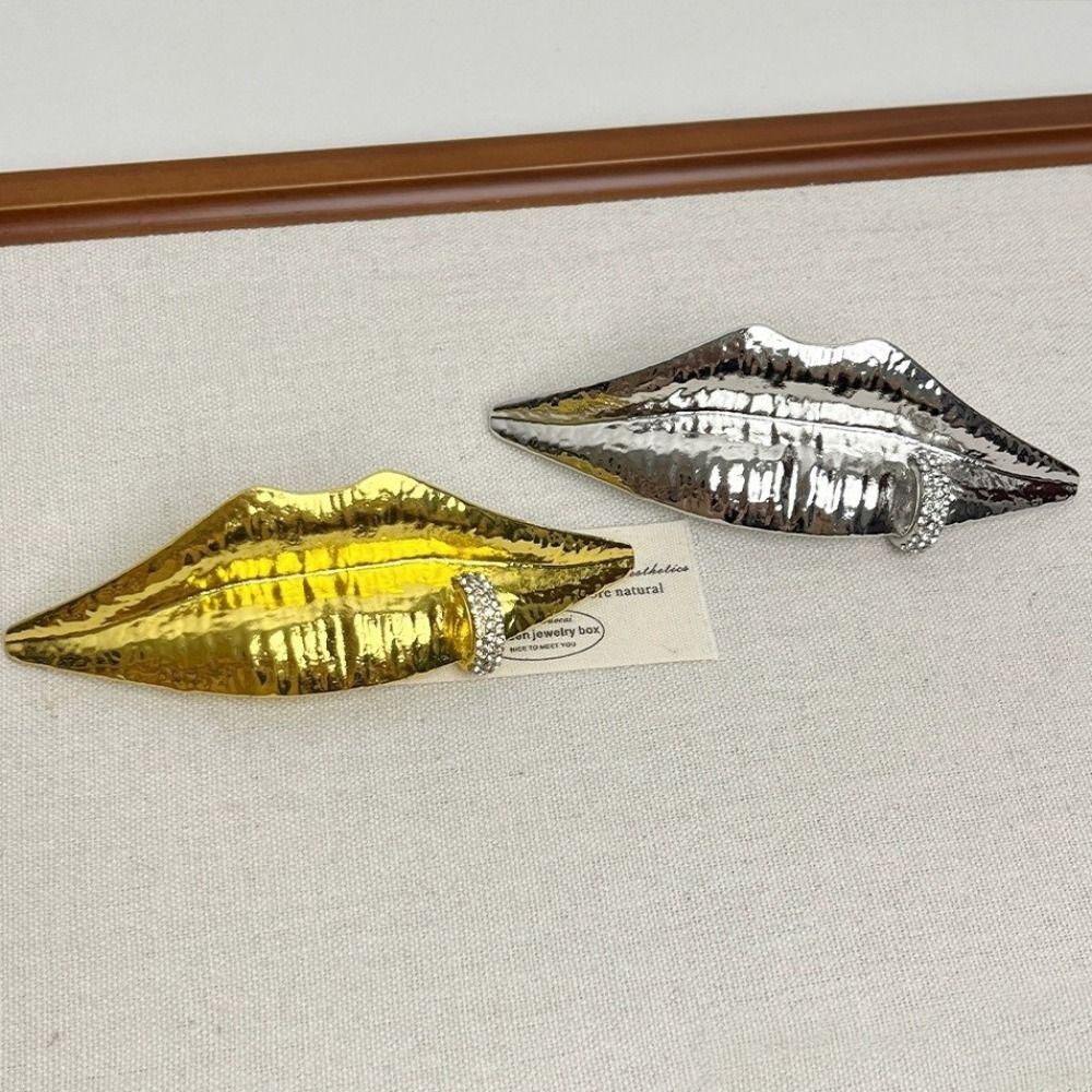 Metal Plated Big Lips-Shaped Ring Exaggerated Finger Jewelry Trendy Lips Open Ring for Women