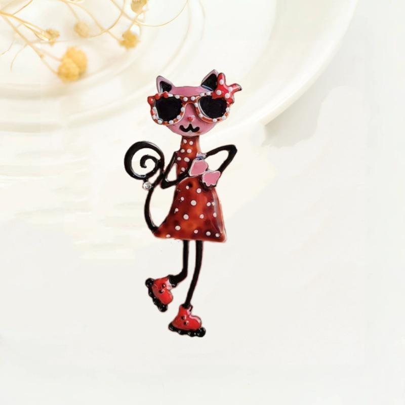 Шикарная брошь «Пятнистый котенок»: Стильная брошь в виде животного для универсальной моды и элегантности