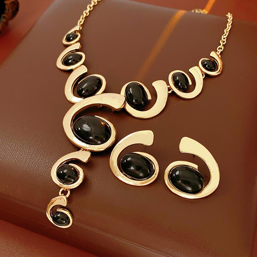 Snail Shape Pendant Necklace Stud Earring Set Female, Fashionable Simple and Versatile Exquisite Jewelry Gift