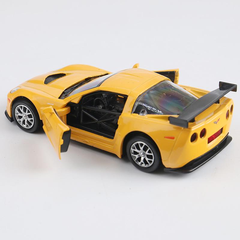 1/36 Chevrolet Corvette C6-R Игрушечная модель автомобиля для детей RMZ CiTY Diecast Racing Миниатюрная коллекция с инерционным механизмом Подарок для мальчиков