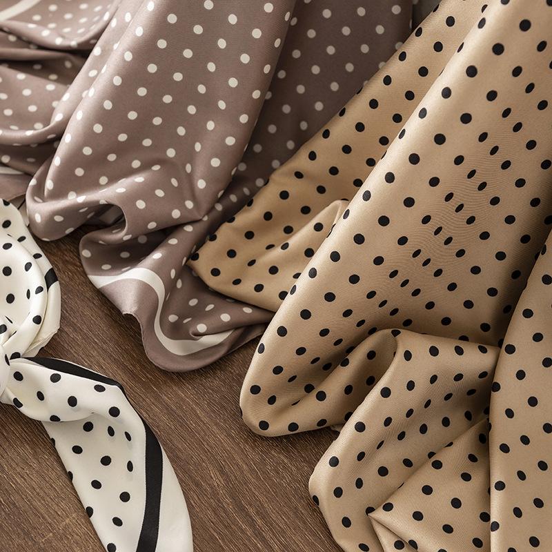 2024 Весна и осень Тонкий французский бежевый шарф в горошек Женский квадратный шарф Шаль Внешнее украшение Универсальный шарф