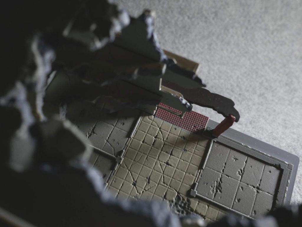 TOMYTEC Diocolle Combat Series DCM03 Разрушенное здание B Пластиковая модель 311867 1/144 Предварительно окрашенная