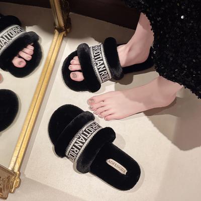 Тапочки женские осенне-зимние новые с плоской подошвой верхняя одежда модные и удобные домашние пушистые односложные тапочки