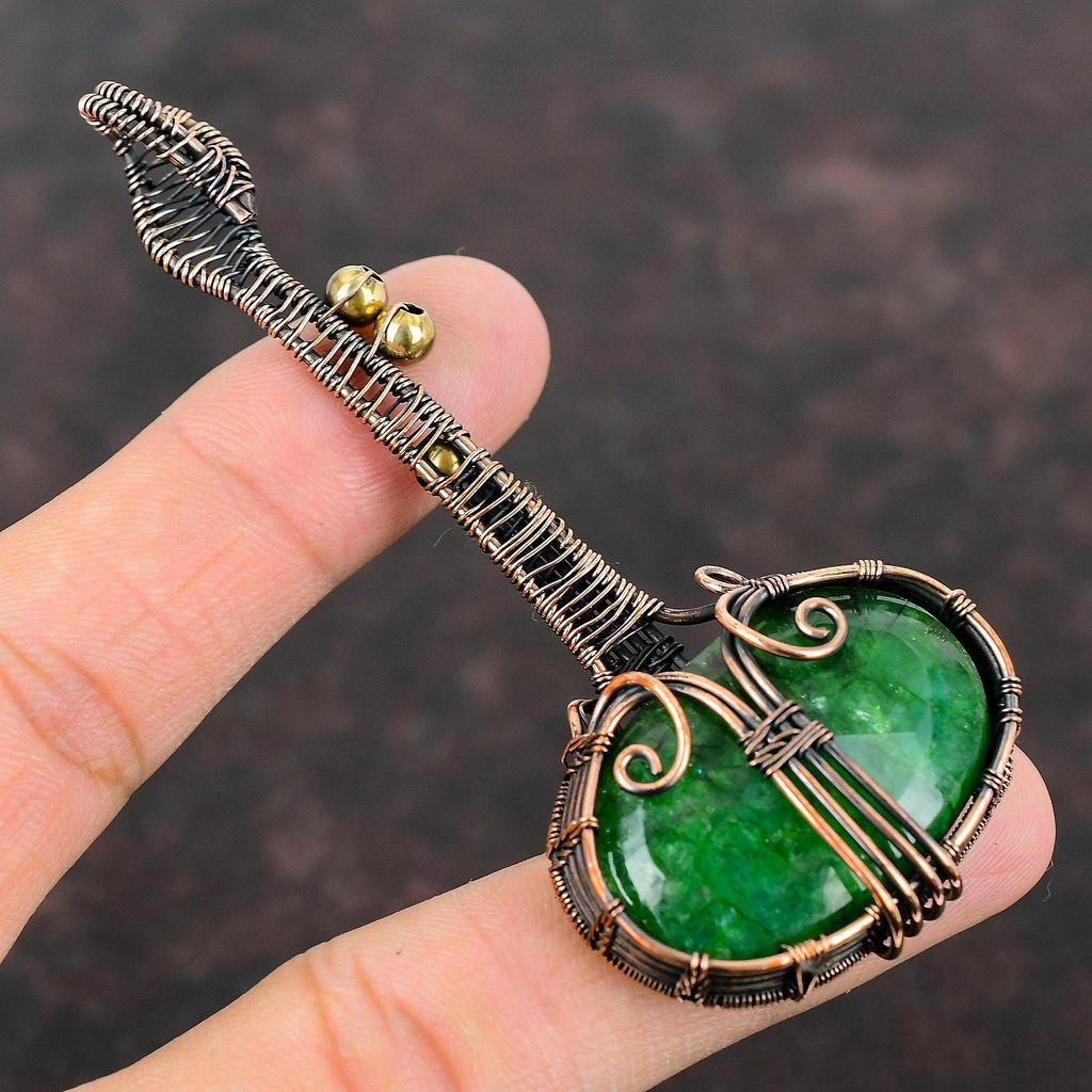 Замбийский изумрудный медный кулон, обернутый проволокой, изумрудная гитара, ювелирное изделие ручной работы, кулон в виде музыкального инструмента, подарок для мамы, ювелирные изделия из драгоценных камней