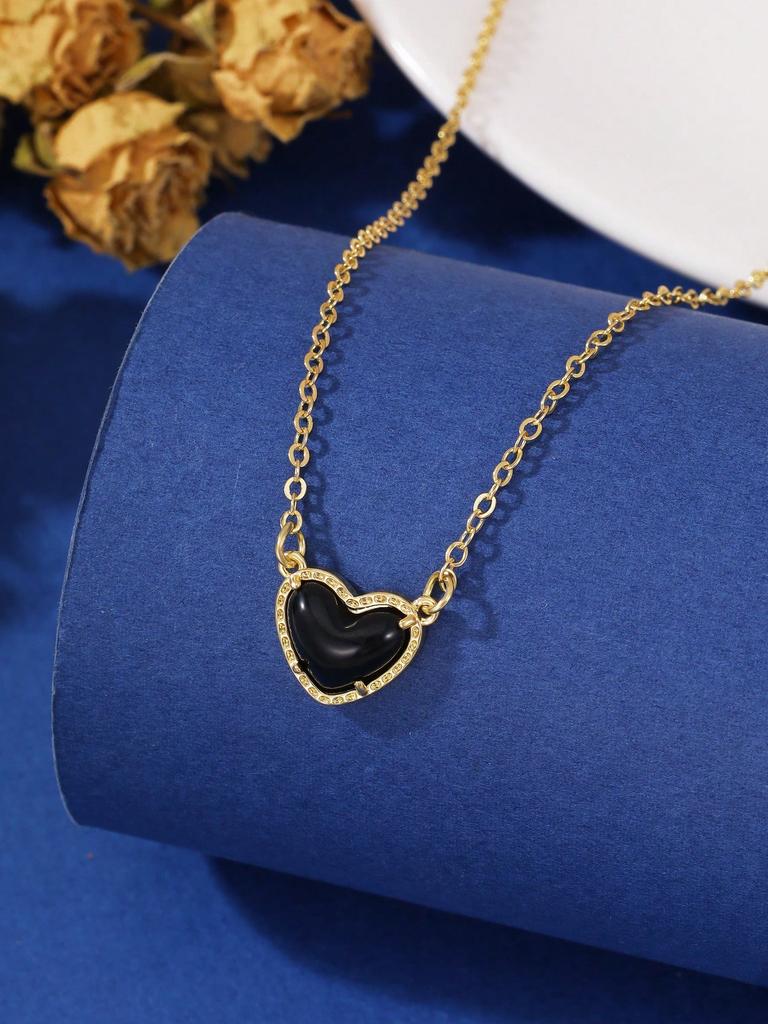 Minimalist Heart-Shaped Pendant Necklace, Copper With Micro-Inlaid Zirconia, Fashionable Design, Suitable For Girlfriend Gift, Christmas Gift