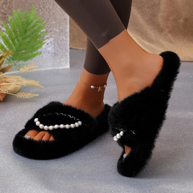 Luxury Pearl Chain Decoration Short Plush Slides Women 2025 Autumn Round Toe Low Heel Slippers Warm Faux Fur Outdoor Slippers