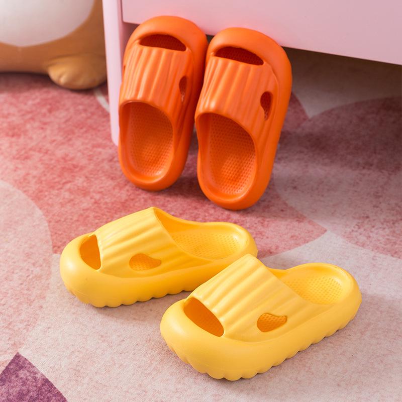 Korean Style Solid Color Baotou Sandals for Children - Non-Slip Thick Bottom Indoor/Outdoor Summer Slippers