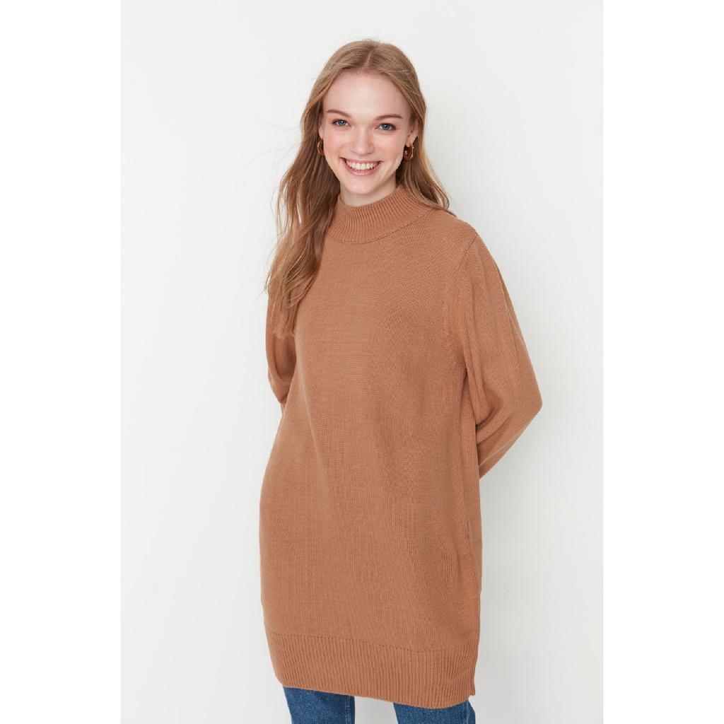 Светло-коричневый вязаный свитер с полуводолазкой Tctaw22kz1086