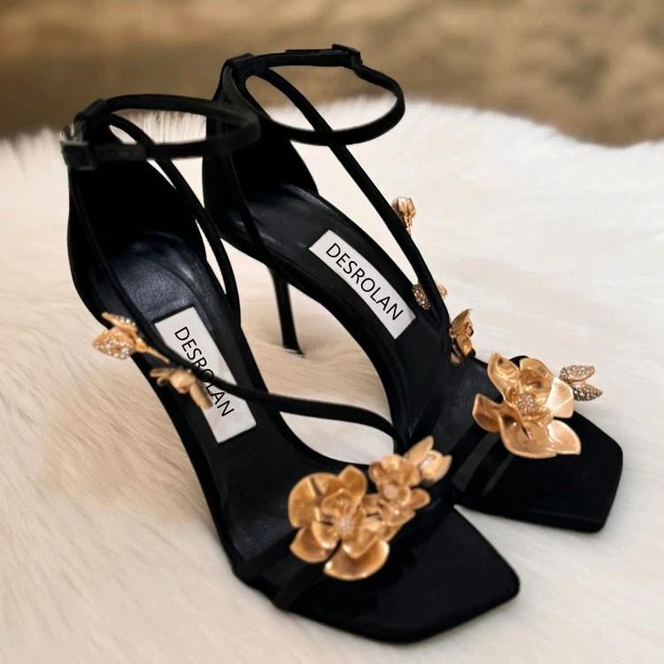 Французский темперамент модные сандалии женские лето 2025 новые универсальные сексуальные шпильки пряжка на одном слове с открытым носком на высоком каблуке