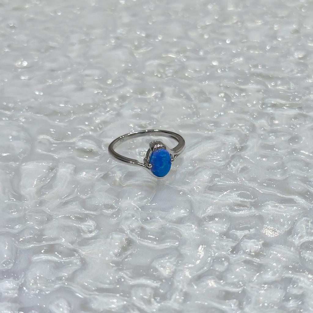 Серебряное кольцо с опалом 0.467ct, вес изделия 2,34 гр (2170143)