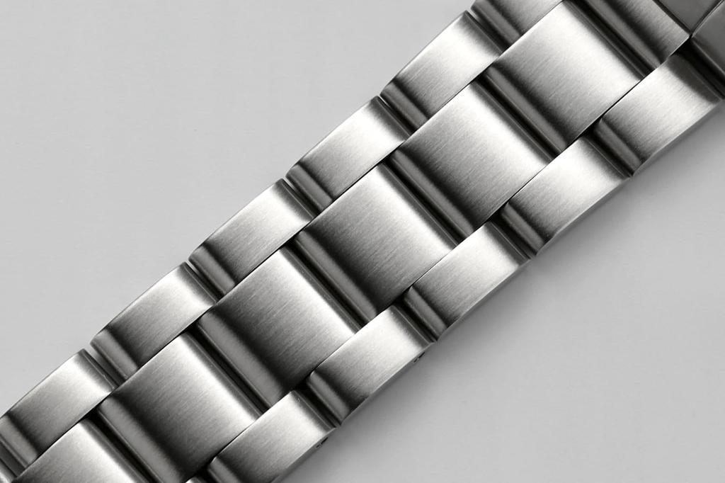 New Model [HYAKUICHI 101] Classic Chronograph, No Date, 200m Water Resistant, Center Chronograph, Men's, Black Panda