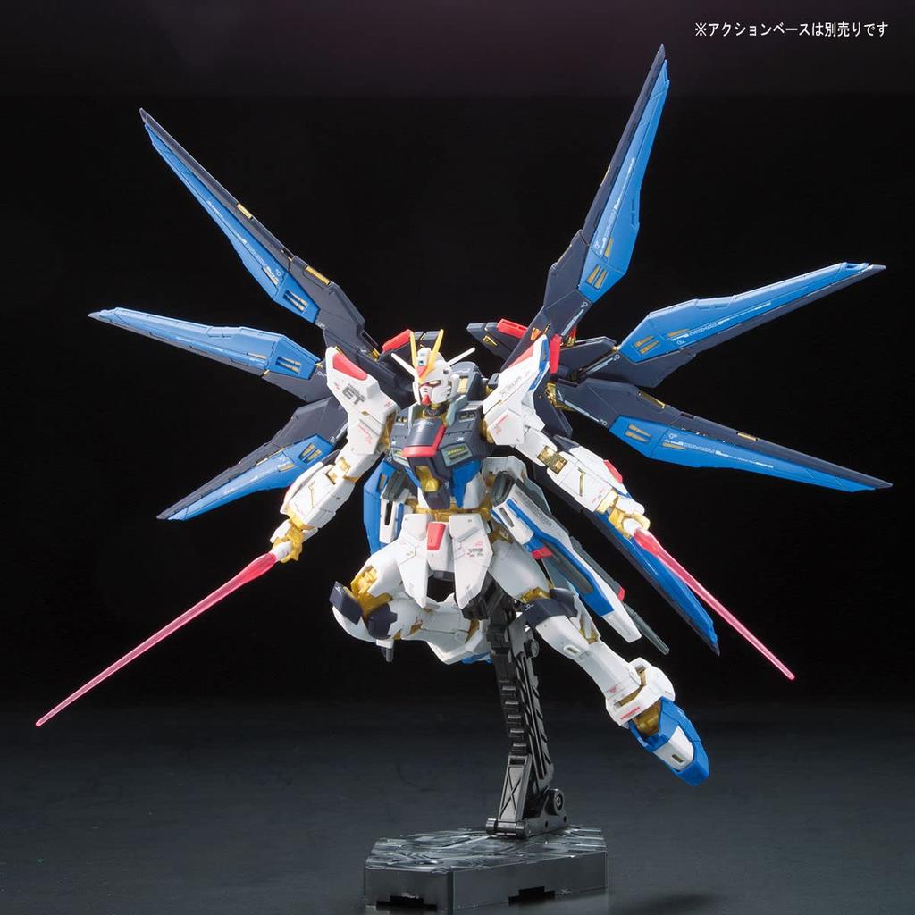 BANDAI SPIRITS RG Mobile Suit Gundam SEED DESTINY Strike Freedom Gundam Scale Plastic Model ZGMF-X20A 1/144 Color-coded