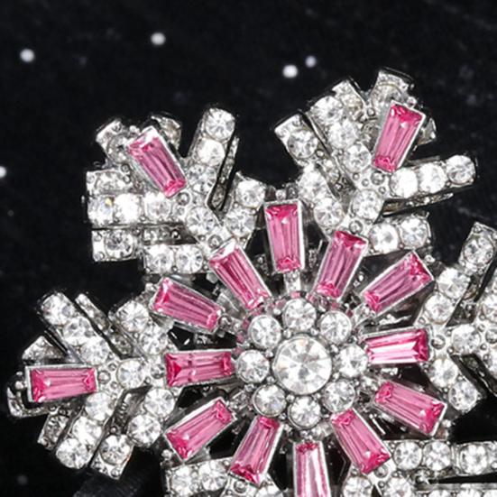 Брошь-булавка в форме снежинки, блестящие стразы, значок с вращающимся внешним слоем, многослойный дизайн, нагрудный значок