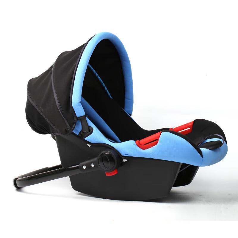 Детское автокресло и шезлонг для путешествий