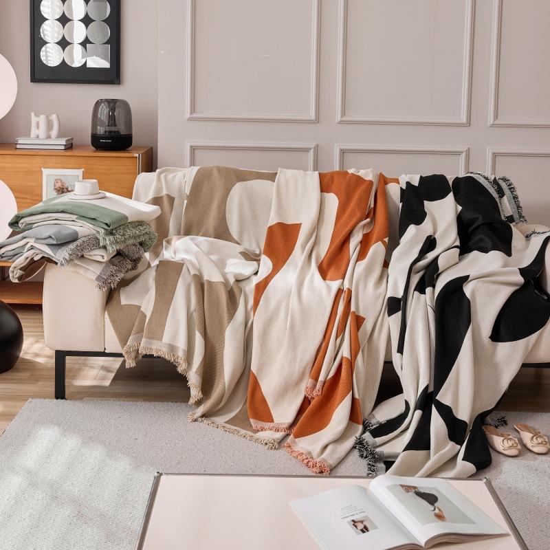 Nordic Chenille Sofa Throw Blankets Outdoor Camping Picnic Large Blanket Leisure Beach Towel White Travel Rug Tassels Linen Home