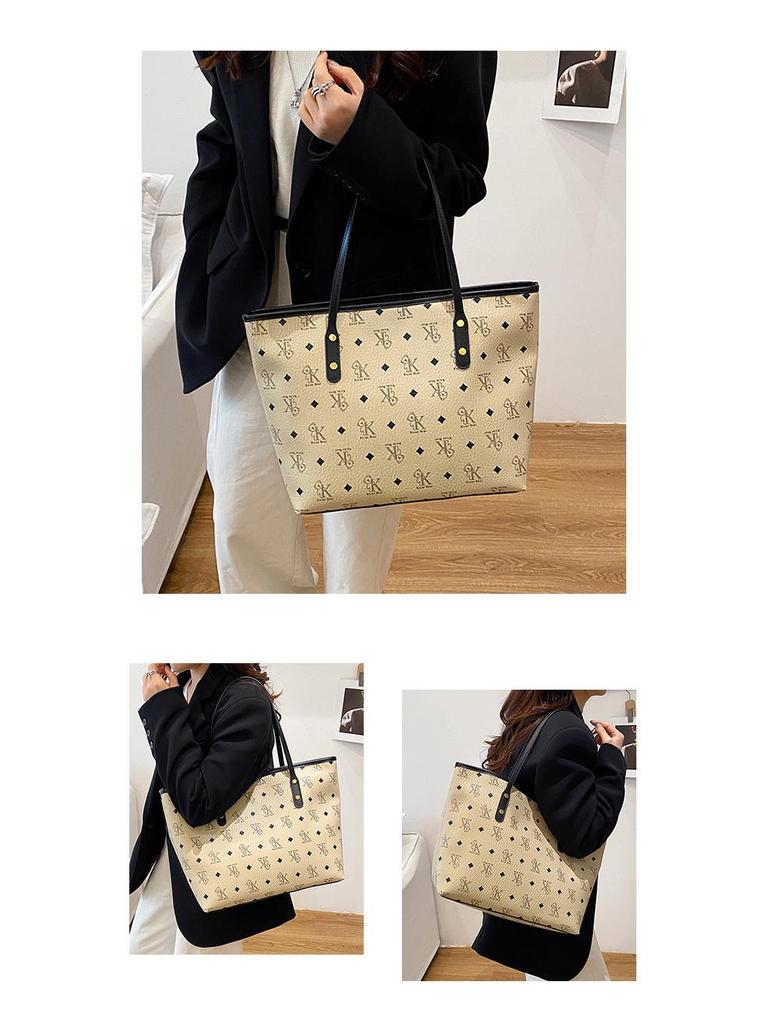 Women's High-Capacity Bear Print Tote Bag - Stylish Shoulder Handbag for Outings & Class