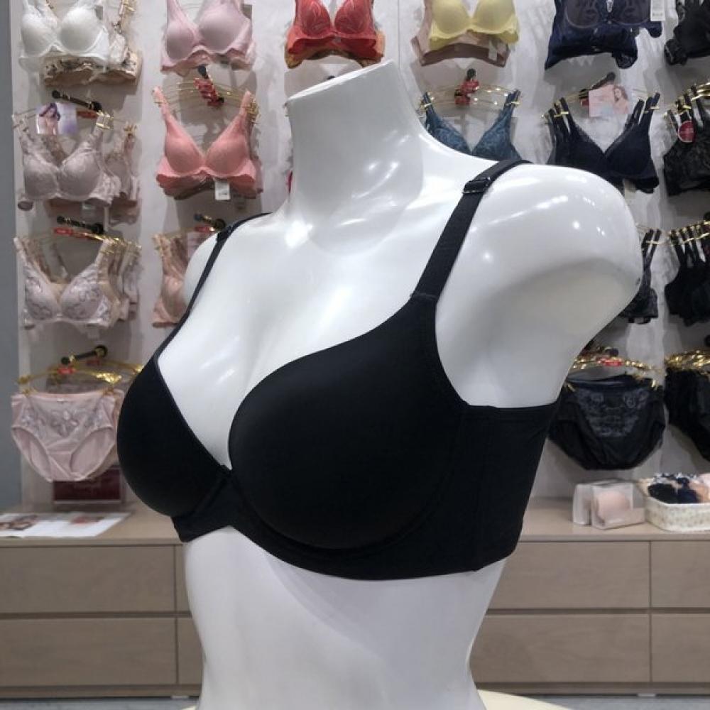 Triumph Черный Комплект Бюстгальтер и Трусики 75c 85e Модель Tce002475tbe002526k9