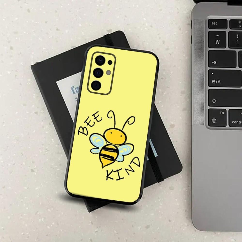 Happy Lovely Yellow  Bee Phone Case For Samsung S24,S21,S22,S23,S30,Ultra,S20,Plus,Fe,Lite,Note,10,9,5G Black Soft Cover