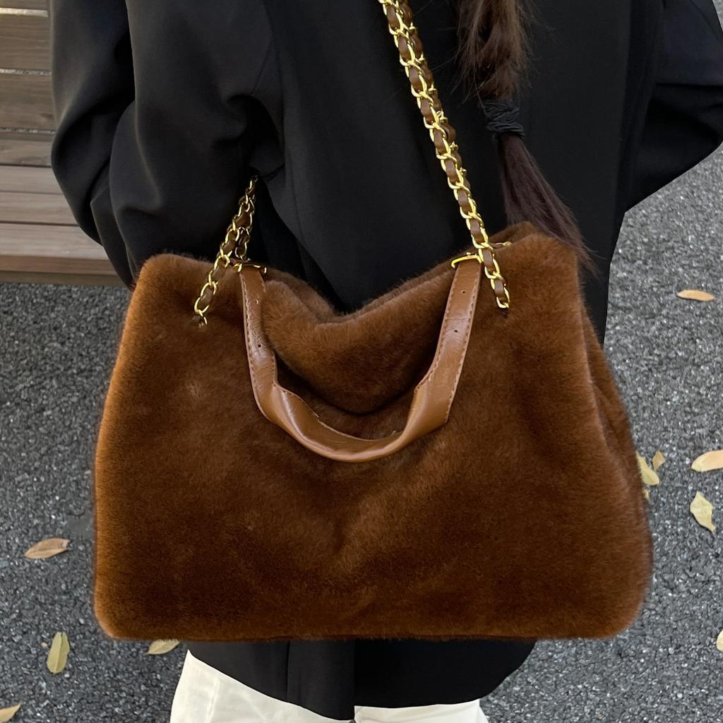 Versatile High-end Plush Fashion Commuter Foreign Style Chain Single Shoulder Crossbody Women's Bag 2025 Autumn Portable Underarm Bag