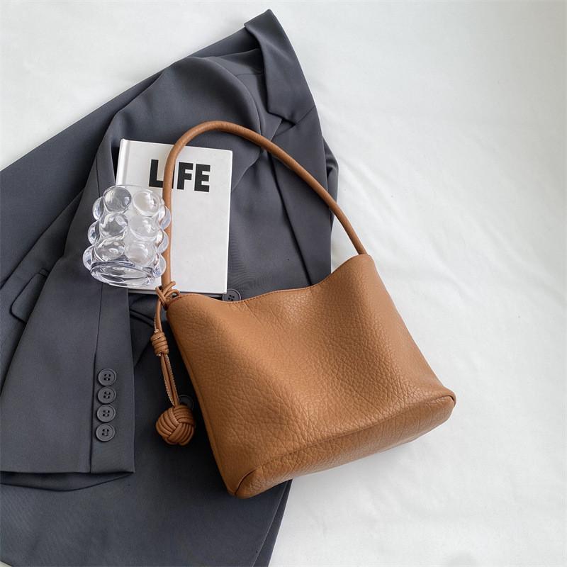 IELGY Large-capacity Simple and Versatile Portable Shoulder Bag, Popular Texture Korean Bucket Bag